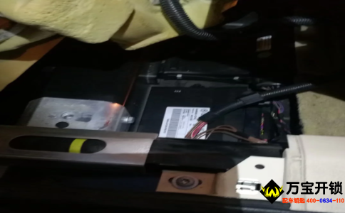 10年奧迪A8L汽車鑰匙全丟配鑰匙，萊蕪奧迪鑰匙配鑰匙開汽車鎖